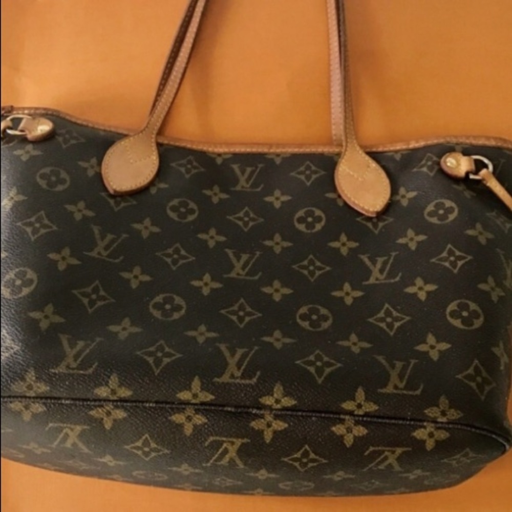 AUTHENTIC Louis Vuitton monogram neverfull PM